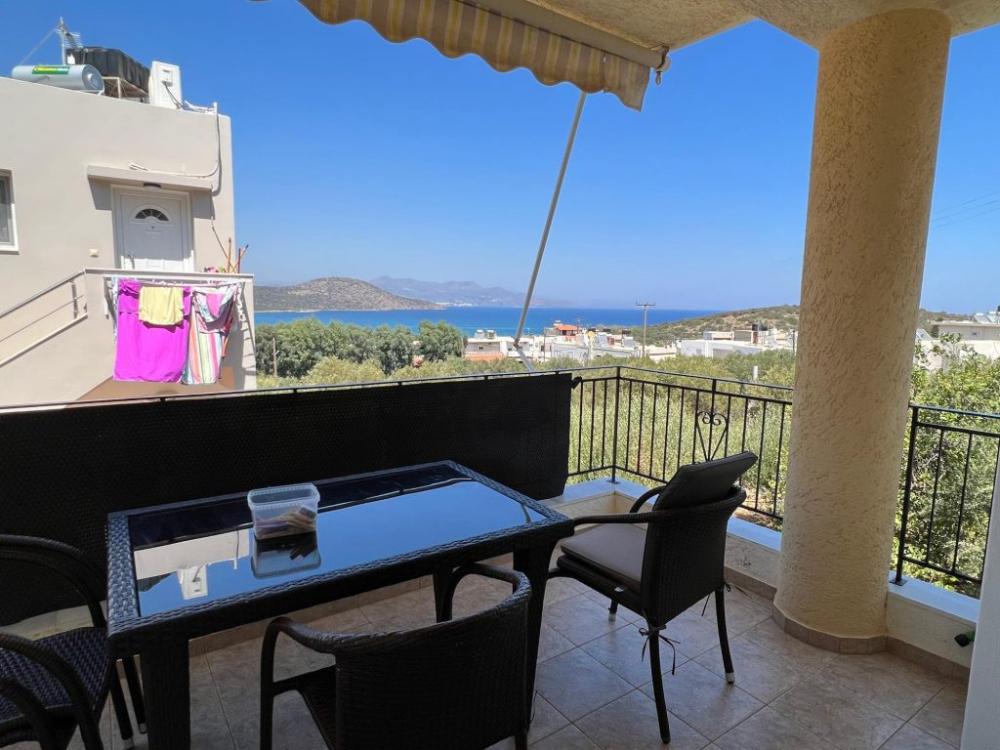 Kreta, Istro: 3-Zimmer-Apartment mit Meerblick in Strandnähe zu verkaufen