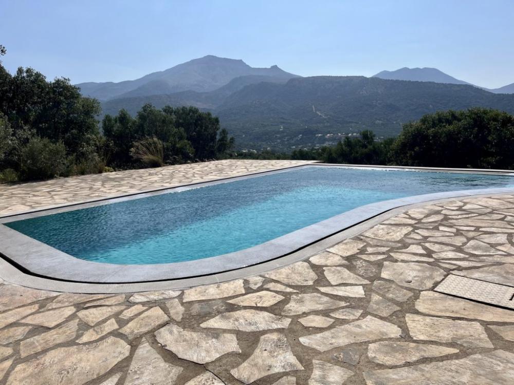 Kreta, Exo Lakkonia: Villa auf dem Land mit Pool, Olivenhain und Bergblick zu verkaufen