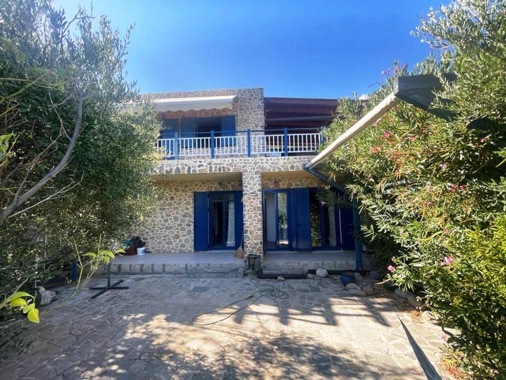 Südostkreta, Stavrochori: Schönes Steinhaus mit Berg- und Meerblick zu verkaufen