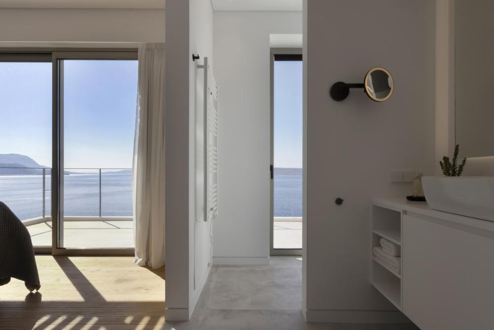 Kreta, Plaka bei Chania: Luxuriöse Villa am Meer mit Panoramablick zum Verkauf
