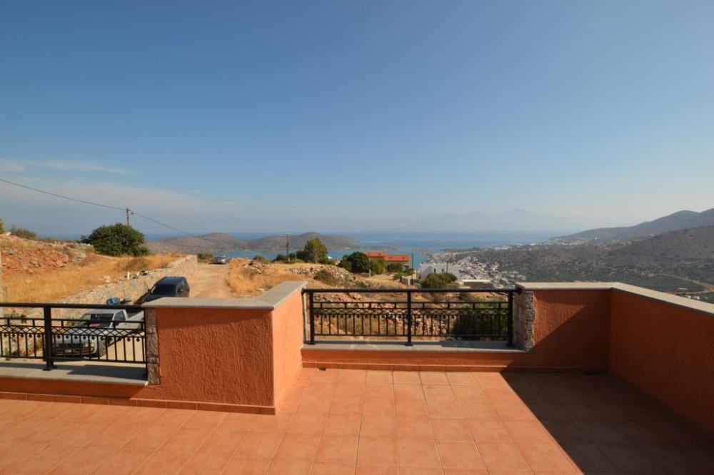 Kreta, Elounda: Atemberaubendes Steinhaus mit toller Aussicht zu verkaufen