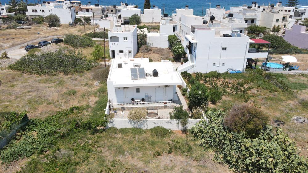 Kreta - Bungalow mit Garten und Dachterrasse im Zentrum von Milatos in der Nähe des Meeres