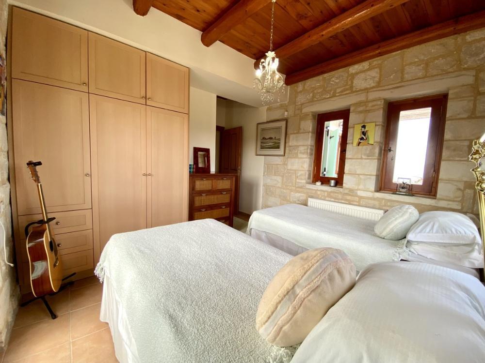 Schönes Steinhaus mit atemberaubendem Meerblick zum Verkauf in Vamos