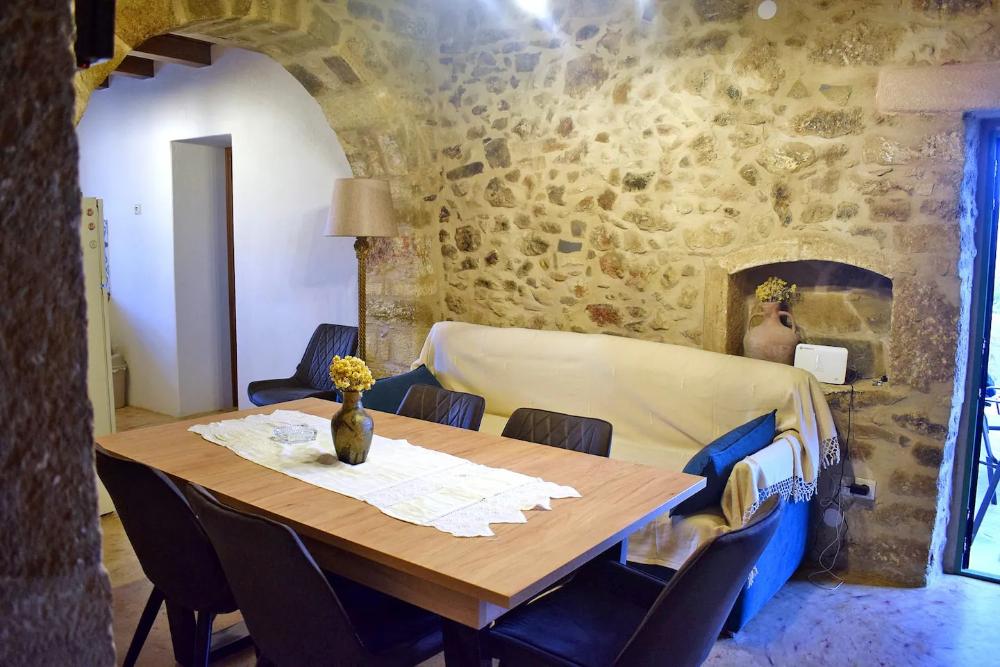 Ostkreta, Exo Apidi: Einzigartige traditionelle Villa mit Studio zu verkaufen