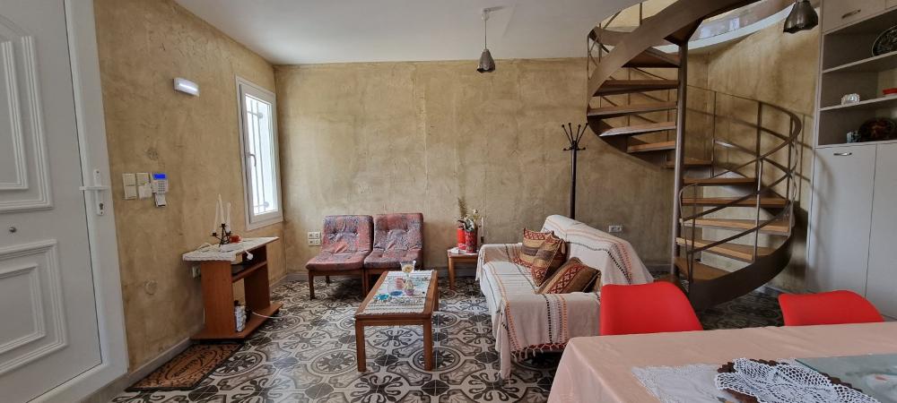 Kreta, Skalani: Gebäude mit 2 Wohnungen in toller Lage zu verkaufen