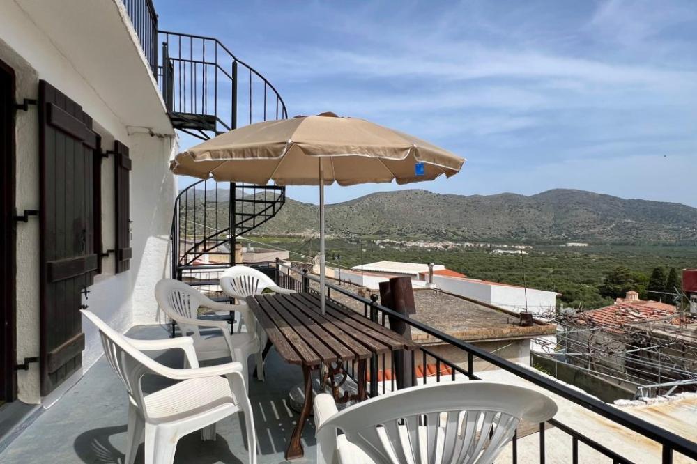 Kreta, Choumeriakos: Charmantes Dorfhaus mit Bergblick zu verkaufen