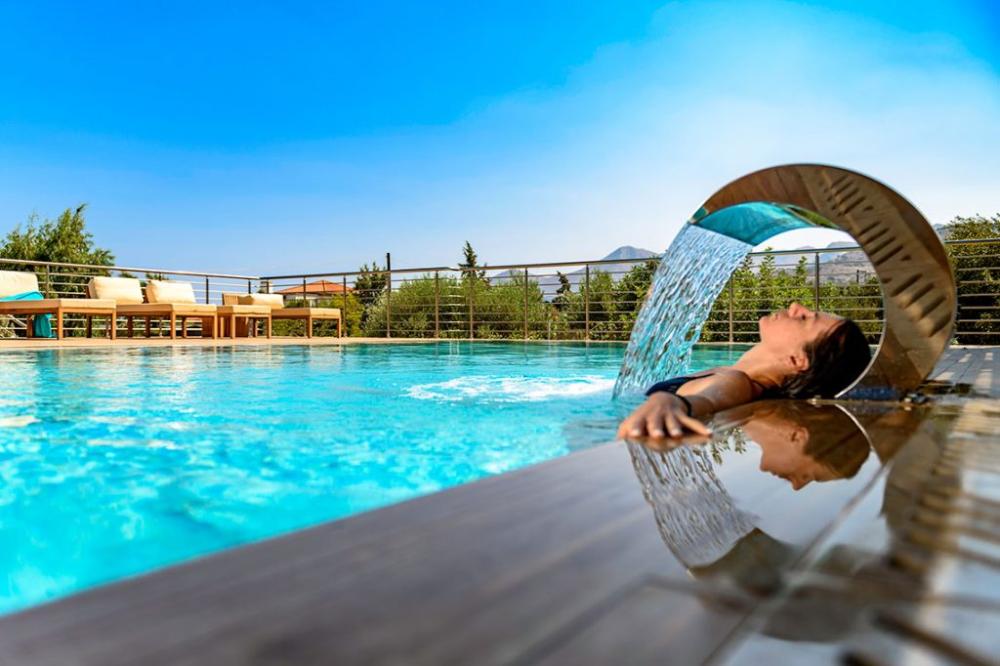 Kréta, Tsifliki: Környezetbarát villa medencével, kerttel és jakuzzival eladó Elounda közelében