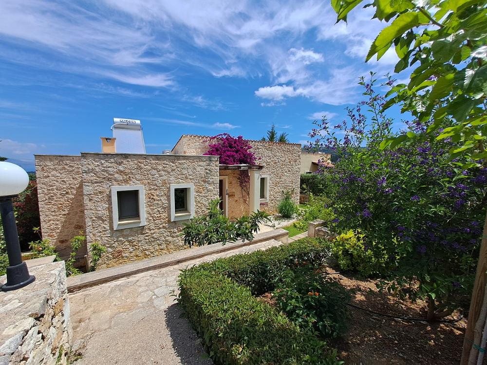 Kreta, Gavalochori: Steinvilla in atemberaubender Landschaft zu verkaufen