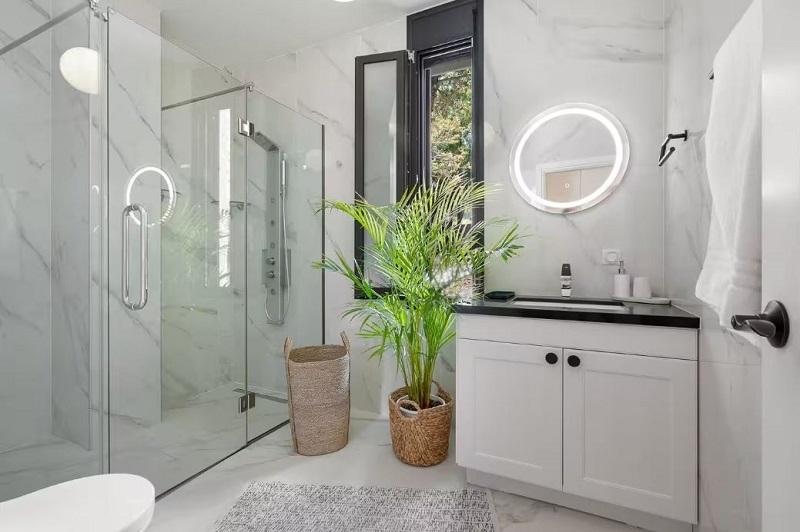 Kreta, Chania: Luxuriöse Villa mit Meerblick und Gästestudio in Agios Matthaios zu verkaufen