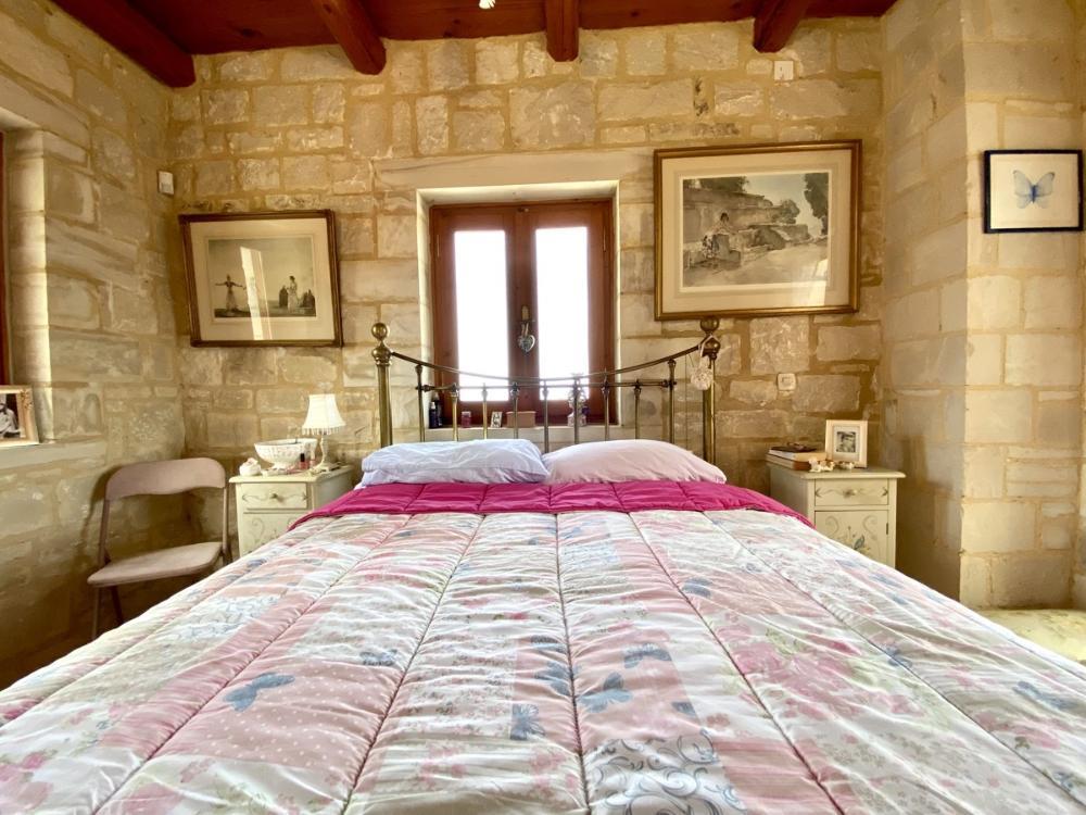 Schönes Steinhaus mit atemberaubendem Meerblick zum Verkauf in Vamos
