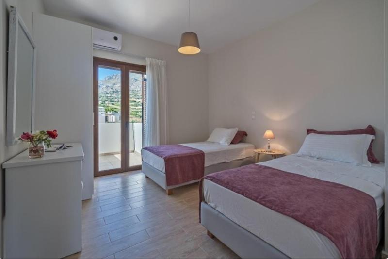 Kreta - Zwei freistehende Häuser mit Meerblick in Triopetra