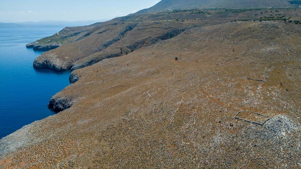 Kreta, Kokkino Chorio: Riesiges Grundstück mit einzigartiger Aussicht zu verkaufen