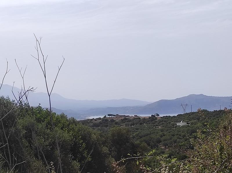 Kreta, Karoti: Grundstück mit Baugenehmigung und atemberaubendem Bergblick zu verkaufen