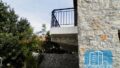 Südkreta, Agia Paraskevi: Zweistöckiges traditionelles Steinhaus zu verkaufen