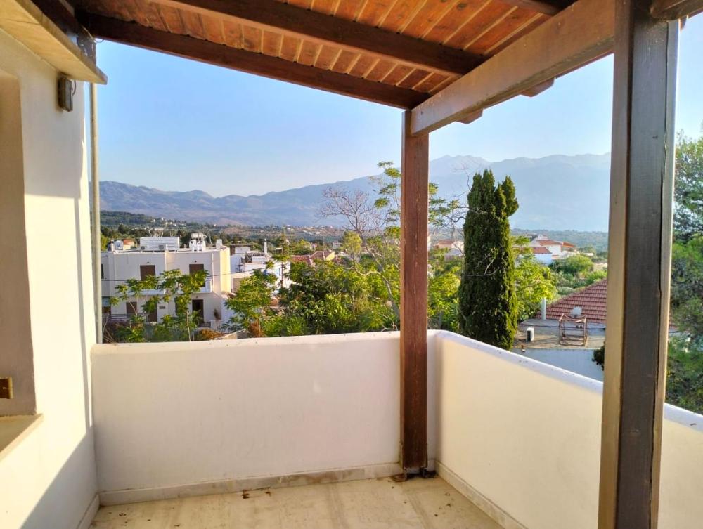 Kreta, Kefalas: Gebäude mit 3 Wohnungen zu verkaufen