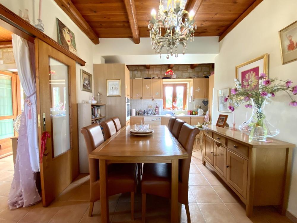 Schönes Steinhaus mit atemberaubendem Meerblick zum Verkauf in Vamos