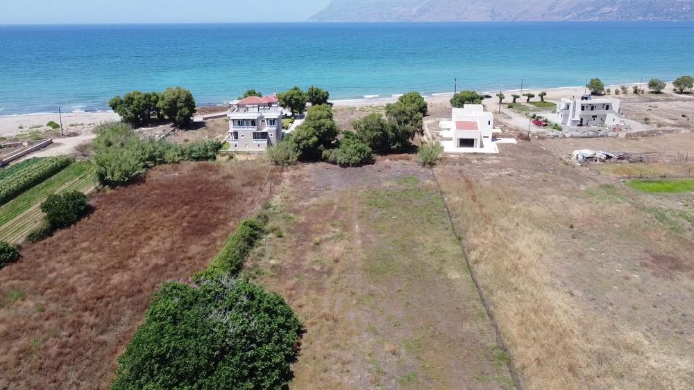 Kreta, Kissamos: Grundstück in unmittelbarer Meernähe zu verkaufen