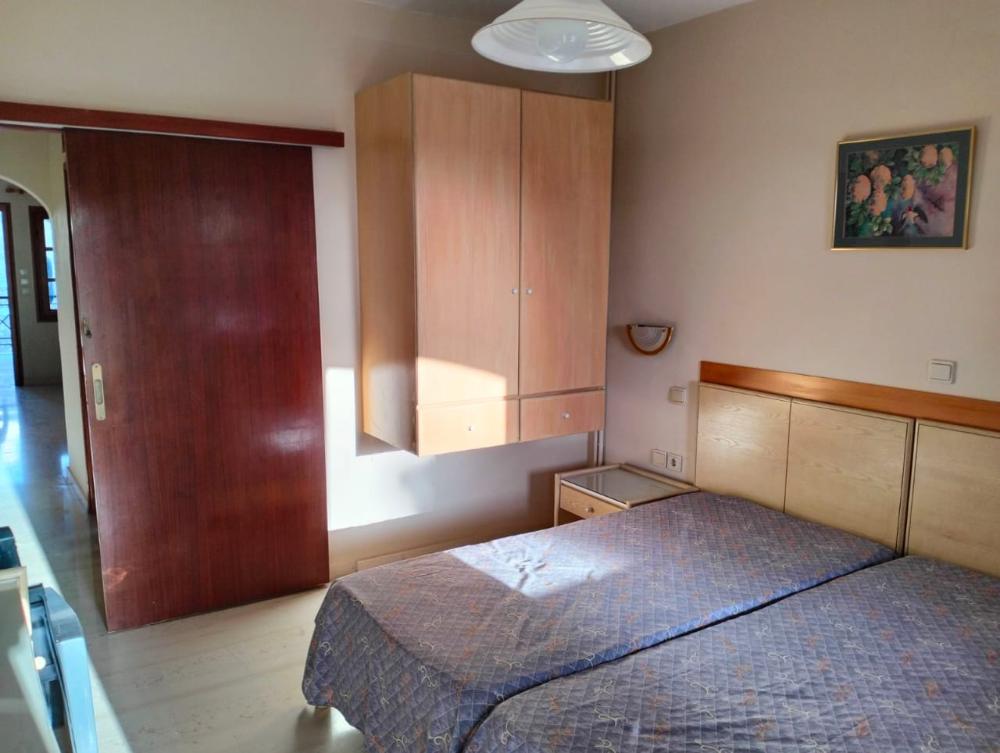 Kreta, Kefalas: Gebäude mit 3 Wohnungen zu verkaufen