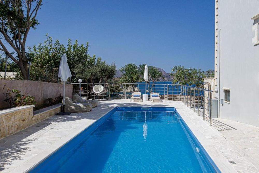 Villa mit Meerblick zum Verkauf in Almyrida
