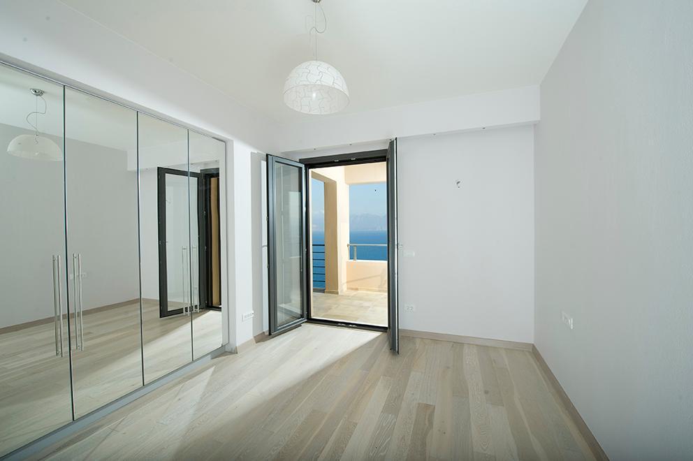 Hochmoderne Villa mit 4 Schlafzimmern, atemberaubendem Meerblick und Swimmingpool