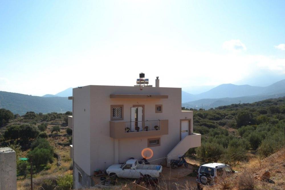 Kreta, Exo Lakonia: Einfamilienhaus auf großem Privatgrundstück zu verkaufen