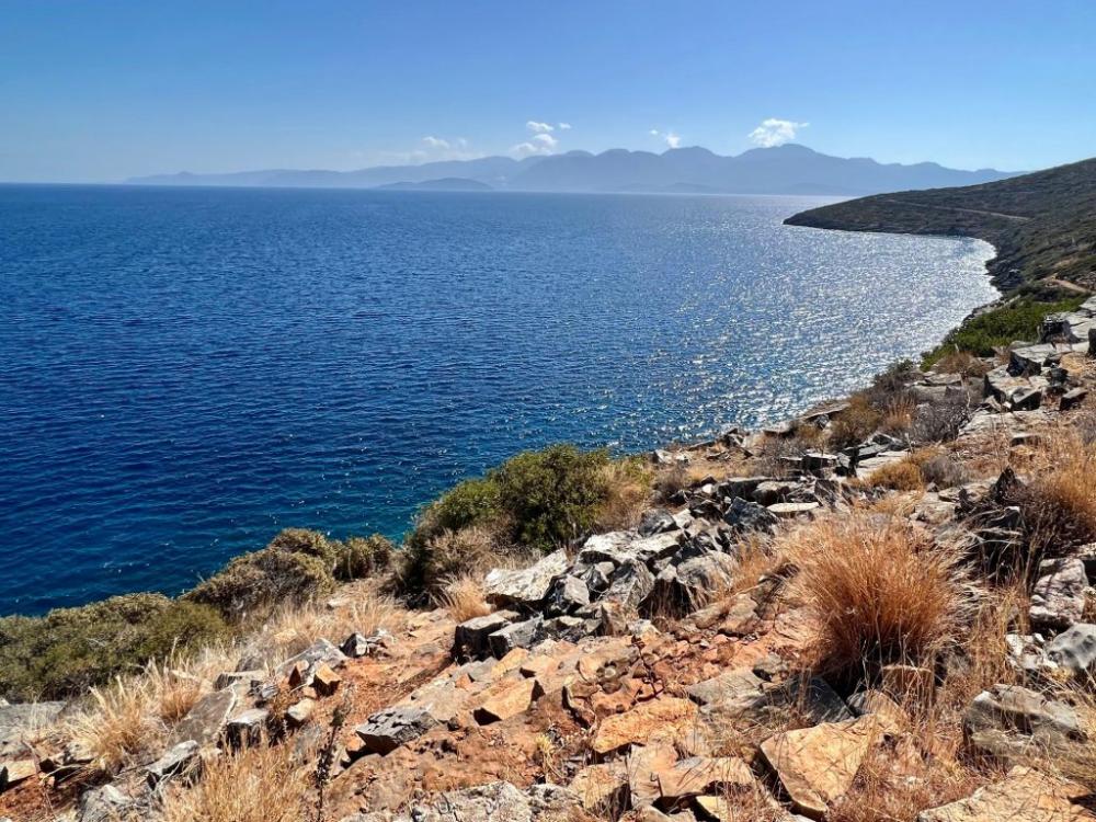 Kreta, Elounda: Rohbau - Luxusvilla mit atemberaubender Aussicht zu verkaufen