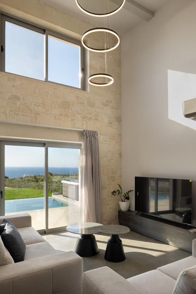 Kreta, Agios Onoufrios: Elegante Villa aus weißem Stein mit Meerblick zu verkaufen