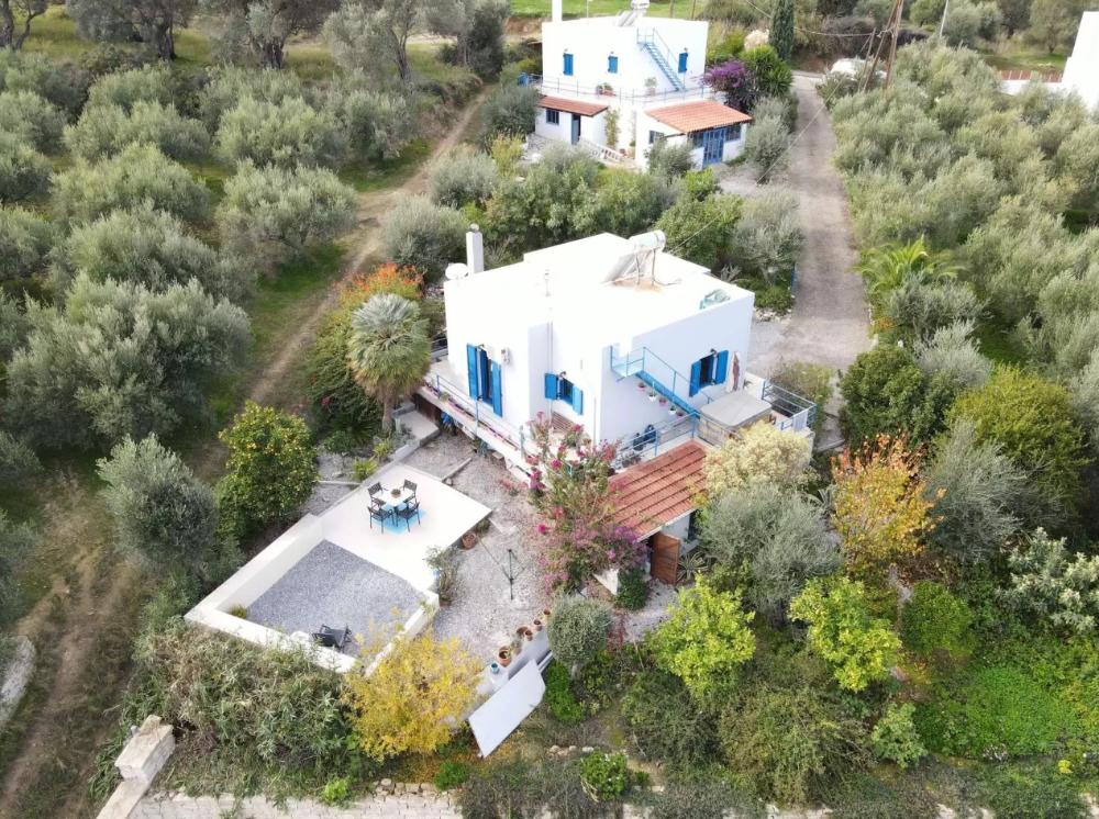 Kreta, Choumeri: Freistehendes Haus mit großem Garten zum Verkauf