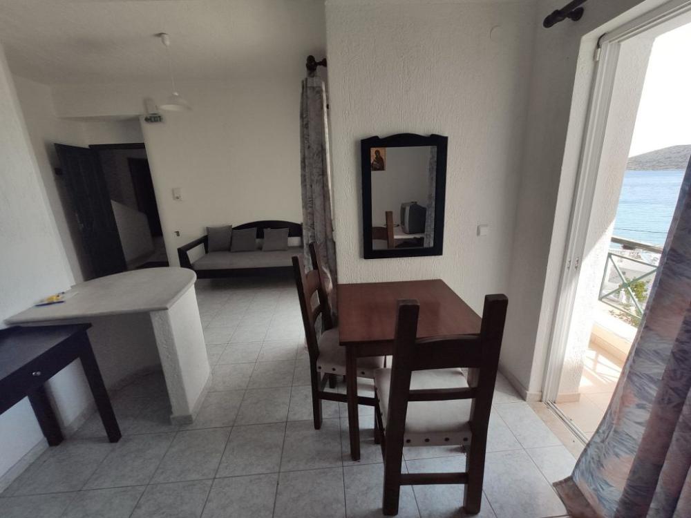 Kreta, Mavrikiano: Tolle Wohnung in unmittelbarer Meernähe zu verkaufen