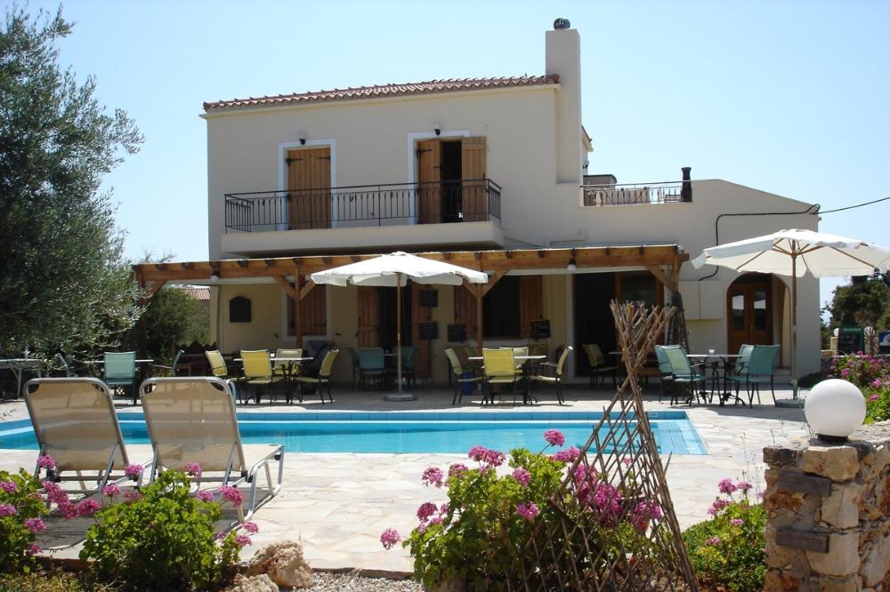 Schöne Wohnung und Restaurant auf Kreta zum Verkauf