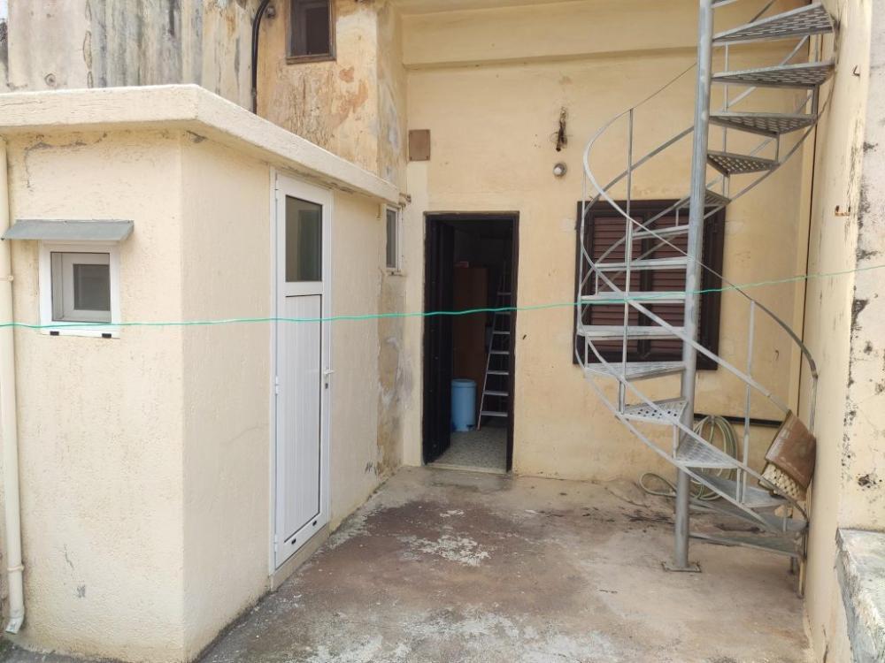 Große Wohnung im ersten Stock im Zentrum von Neapoli, Kreta
