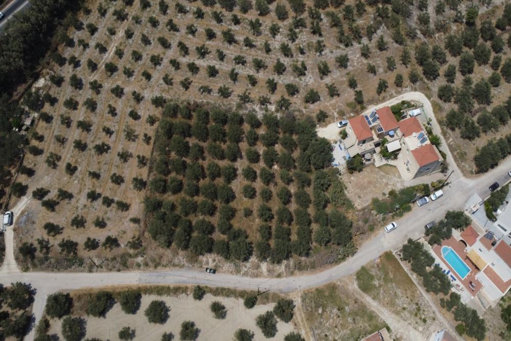 Kréta, Kalyves: Tágas telek tengerre néző kilátással eladó