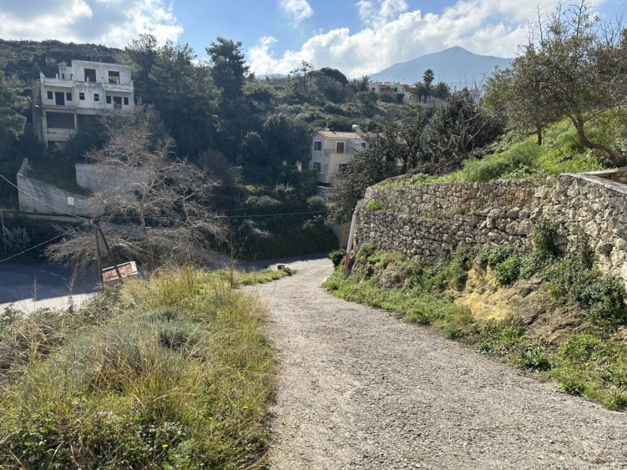 Kreta, Roussospiti: Hanggrundstück mit Meerblick zu verkaufen