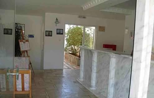 Kreta, Kato Stalos: Hotel am Strand nahe Chania zu verkaufen