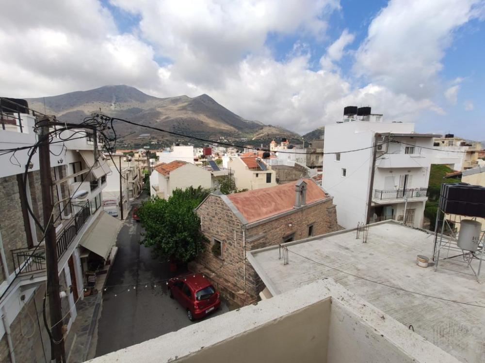 Große Wohnung im ersten Stock im Zentrum von Neapoli, Kreta