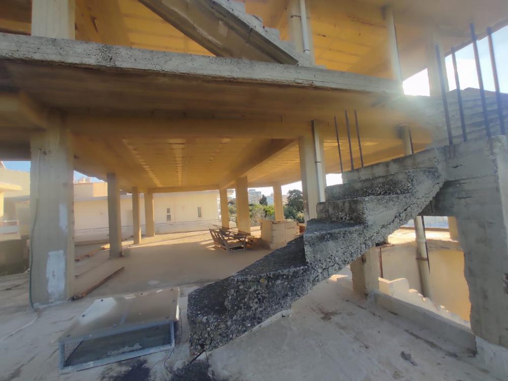 Kreta, Chania: Zwei unfertige Stockwerke mit Meerblick zu verkaufen