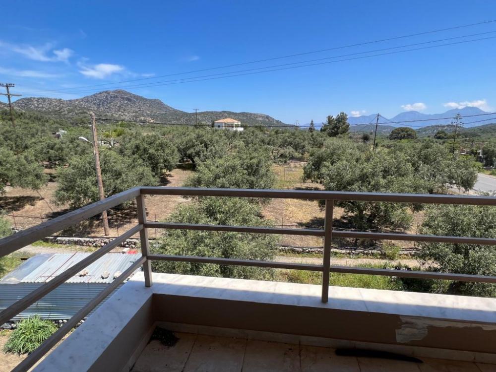 Kreta, Kritsa: Freistehendes 2-stöckiges Haus mit schönem Garten zu verkaufen