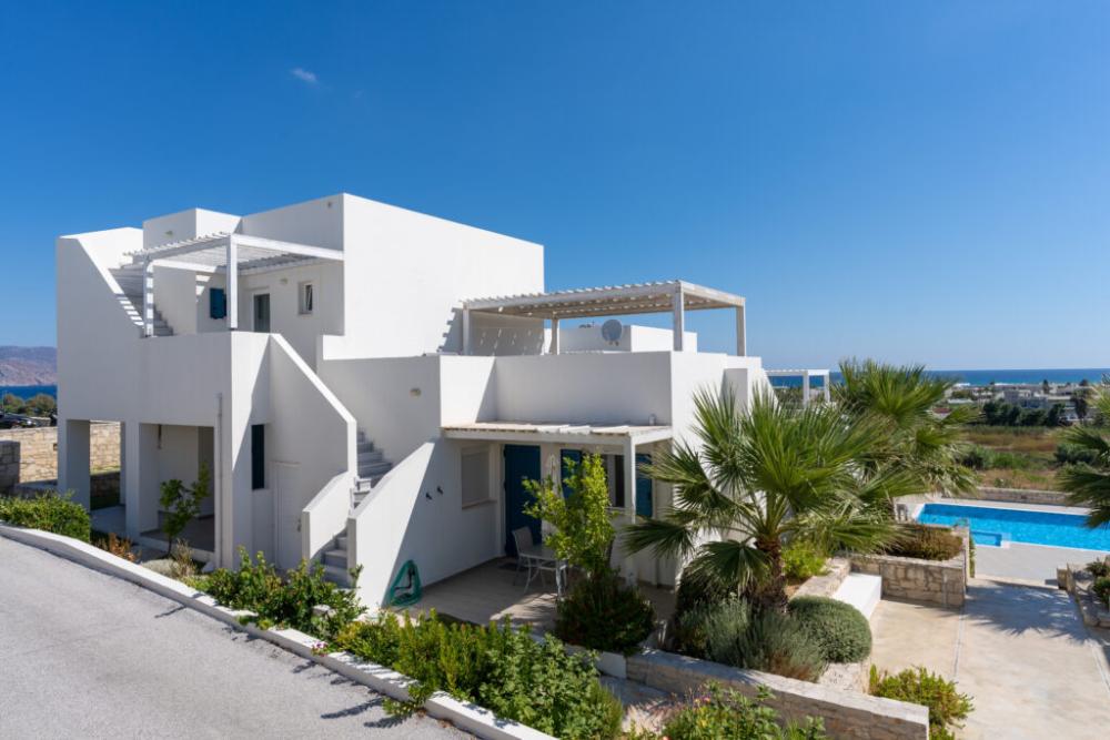 Kreta, Georgioupoli: Modernes Haus in wunderschöner Anlage in Meeresnähe zu verkaufen
