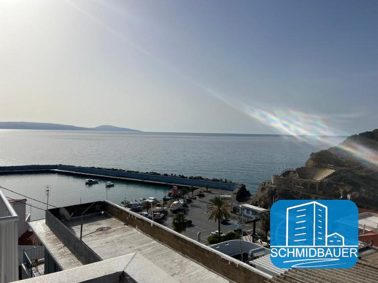 Kreta, Agia Galini: Haus zum Verkauf im Zentrum eines Küstendorfes mit separatem Gästezimmer