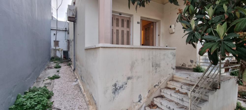 Kreta, Heraklion: Renovierungsbedürftiges Einfamilienhaus in Mastampas zu verkaufen