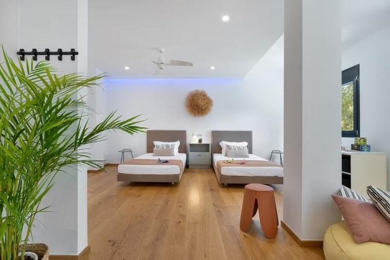 Kreta, Chania: Luxuriöse Villa mit Meerblick und Gästestudio in Agios Matthaios zu verkaufen