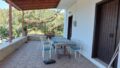 Kreta, Mochlos: Charmantes Haus mit Meerblick und Garten mit Olivenbäumen zu verkaufen