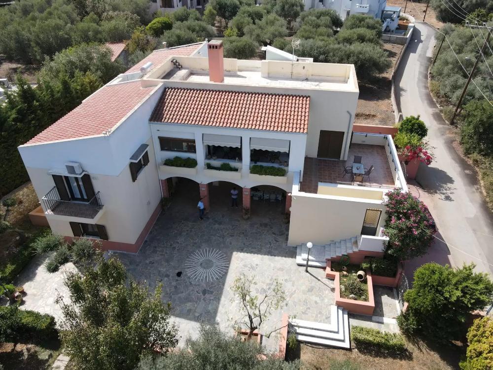 Crete, Prines: วิลล่าพร้อมอพาร์ตเมนต์แยกต่างหากสำหรับขาย