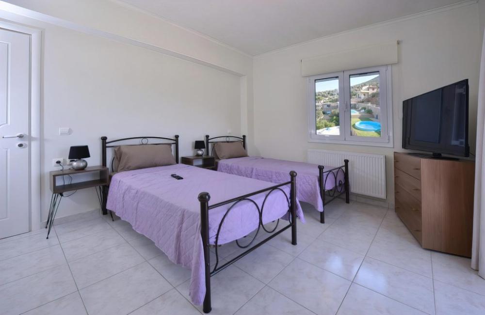 Villa mit 3 Schlafzimmern und Meerblick am Stadtrand von Agios Nikolaos