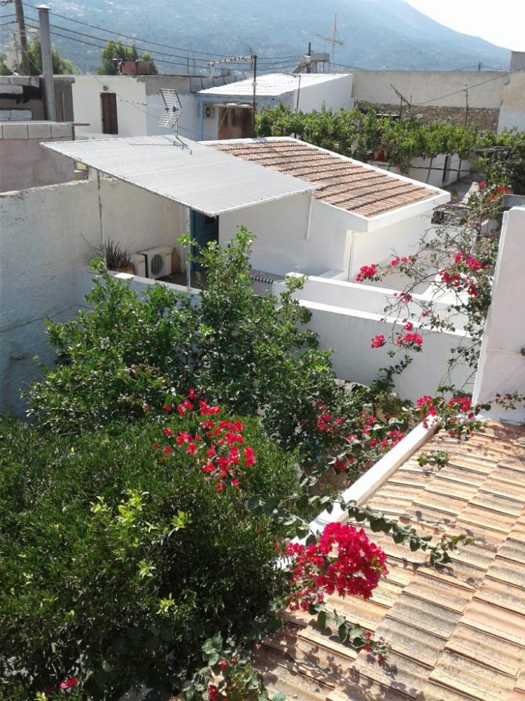 Kreta, Limnes: Charmantes Dorfhaus mit schönem Innenhof und Terrasse zu verkaufen