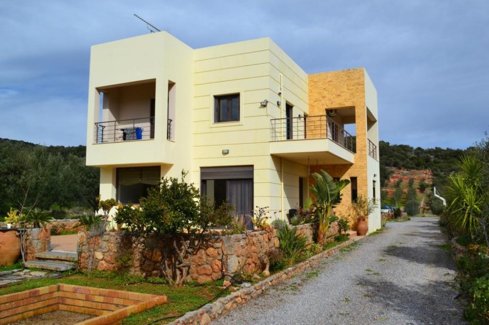 Kreta, Exo Lakonia: 5-Zimmer-Villa mit großem Olivenhain zu verkaufen