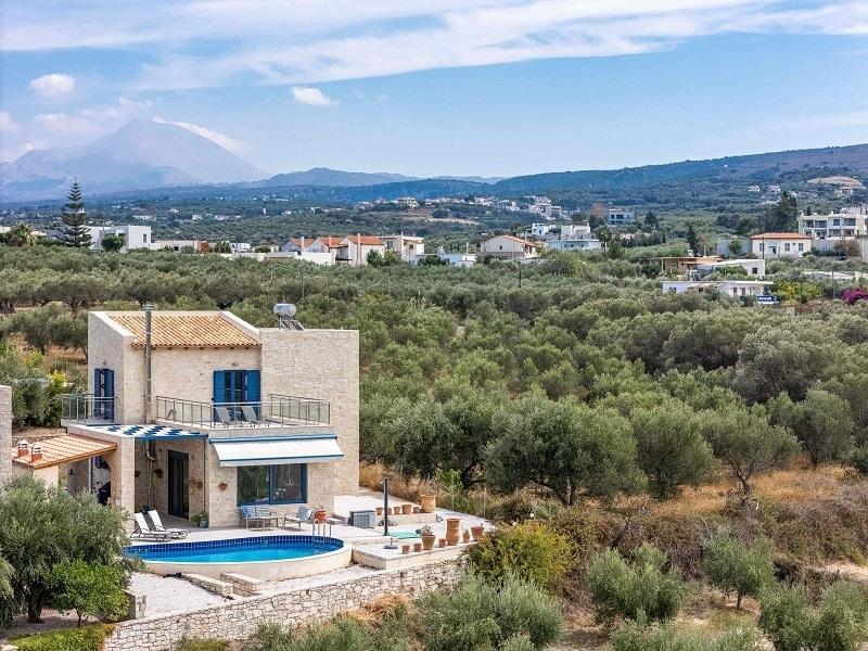 Kreta, Loutra: Steinvilla mit wunderschönem Meerblick zu verkaufen