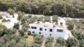 Kreta Sisi - vier Wohnungen in einem großen Garten zur Renovierung