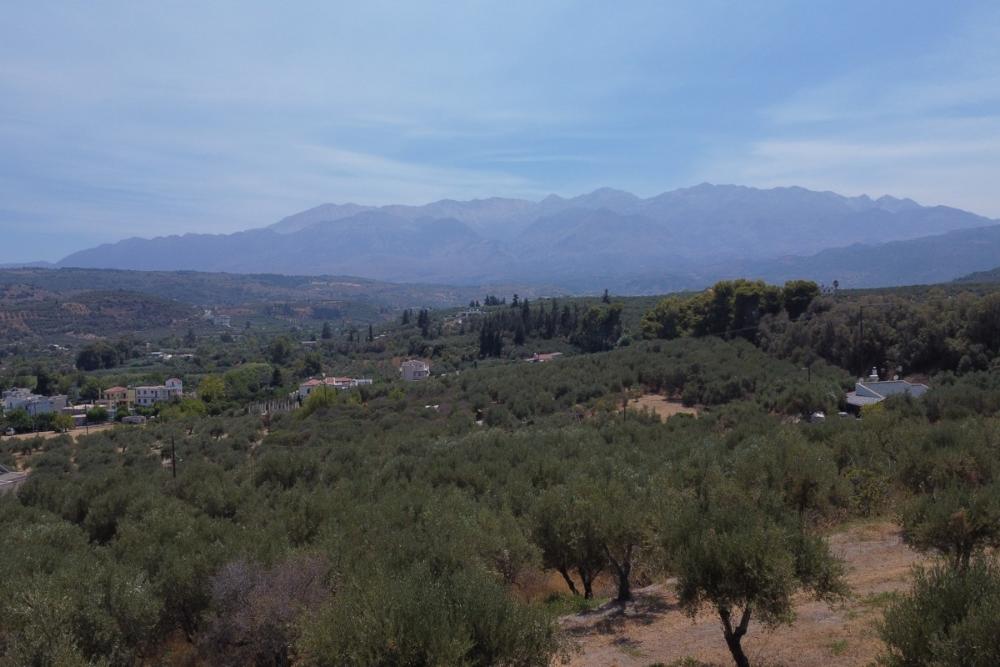 Kréta, Kalyves: Tágas telek tengerre néző kilátással eladó