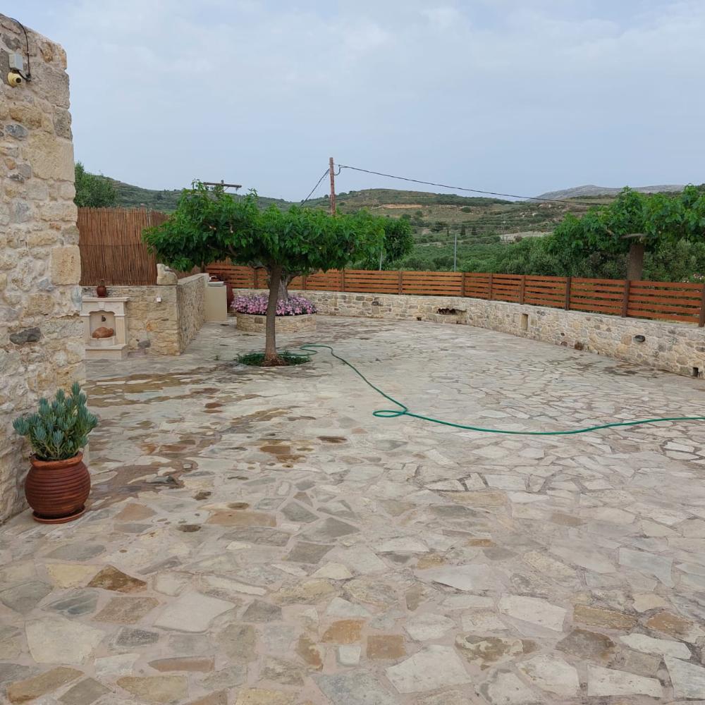 Ostkreta, Etia: Großes traditionelles Steinhaus zu verkaufen